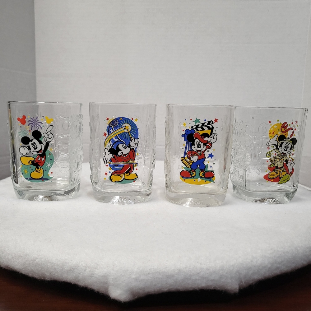 Walt Disney World Year 2000 Celebration Set of Glasses